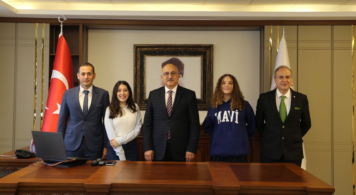 hataymem's tweet photo. Projeleriyle TÜBİTAK 2204-B Türkiye Finalinde birinci seçilerek ilimizi gururlandıran Hatay BİLSEM Okulu öğrencileri Duru Bilgil ve Hena Su Duman'ı makamında kabul eden İl Müdürümüz @SeyitAliBuyuk , öğrencilerimizi ve emeği geçenleri tebrik etti.
@tcmeb 
@HatayValiligi 
#hataymem https://t.co/vxgmeuYnWs