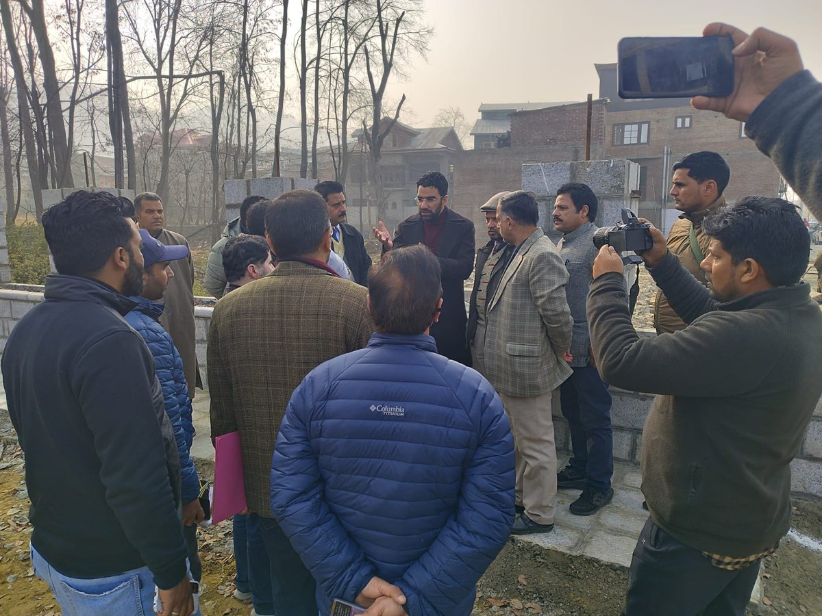 During the two day My Town My Pride programme, Deputy Labour Commissioner Kashmir was pleased to inaugurate various projects in Anantnag with dynamic Syed Abid shah (IAS) &amp; Manzoor Ahmad JKAS.<a href="/AnantnagDIPRC/">Information & PR Anantnag</a> <a href="/Warar69Rashid/">Abdul Rashid</a> @department_k
