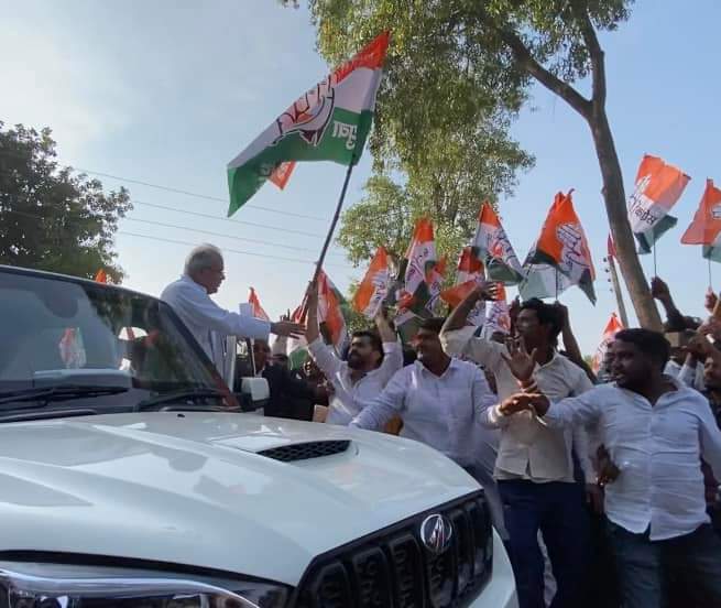 GauravmishraIYC's tweet photo. भेंट मुलाक़ात कार्यक्रम में बिन्द्रानवागढ़ गरियाबंद पहुँचे मान मुख्यमंत्री श्री @bhupeshbaghel जी का गरियाबंद युवा कांग्रेस के साथियों के द्वारा भव्य स्वा��त।  
@IYCChhattisgarh @GariyabandDist 
@keshu_sinha https://t.co/WGQ7QKzLY3