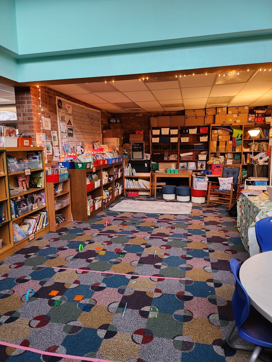 AngiesScribbles's tweet photo. My little library ❤️ https://t.co/136ROHVozL