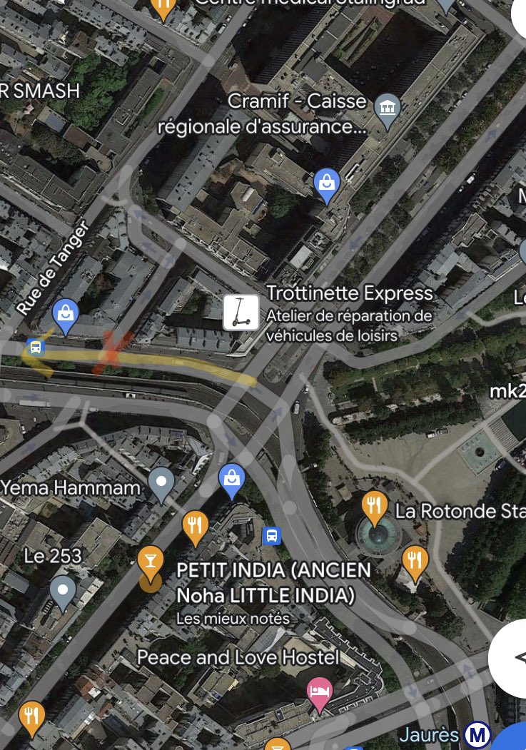 stomokentin's tweet photo. @leparisienvelo Pas de vidéo, mais je me fais couper systématiquement la route au niveau de la ❌ par les véhicules qui vont à droite. Pas assez de visibilité sur la PC pour les 🚙 https://t.co/prGsfJlwGa