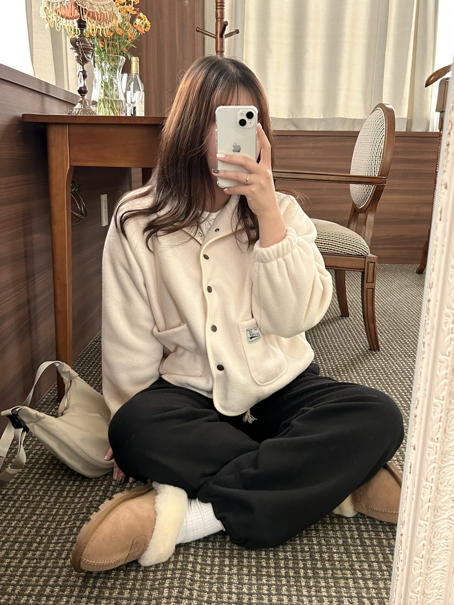 still_cozy's tweet photo. #rt이벤트 #rt 

▫️rt추첨 1분께 원하시는 컬러 보내드려요!

부드럽고 폭닥한 촉감과 동글동글한 핏이 귀여운 포근한 착용감의 후리스자켓이에요:) 
똑딱이 단추와 포켓에 달린 빈티지한 라벨이 포인트랍니다☁️

⬇️구경하기⬇️
https://t.co/Mfru2xKANi
(5%off~12/8) https://t.co/Vp1CS0LqTF