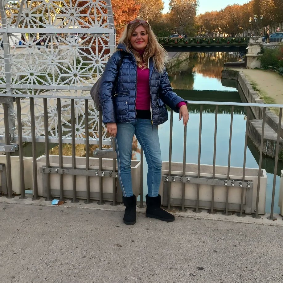 MariaDelMarSai1's tweet photo. Buenos días paseando por Narbona Francia.😀🙃😉😁😉 https://t.co/SYBI7G3LCI