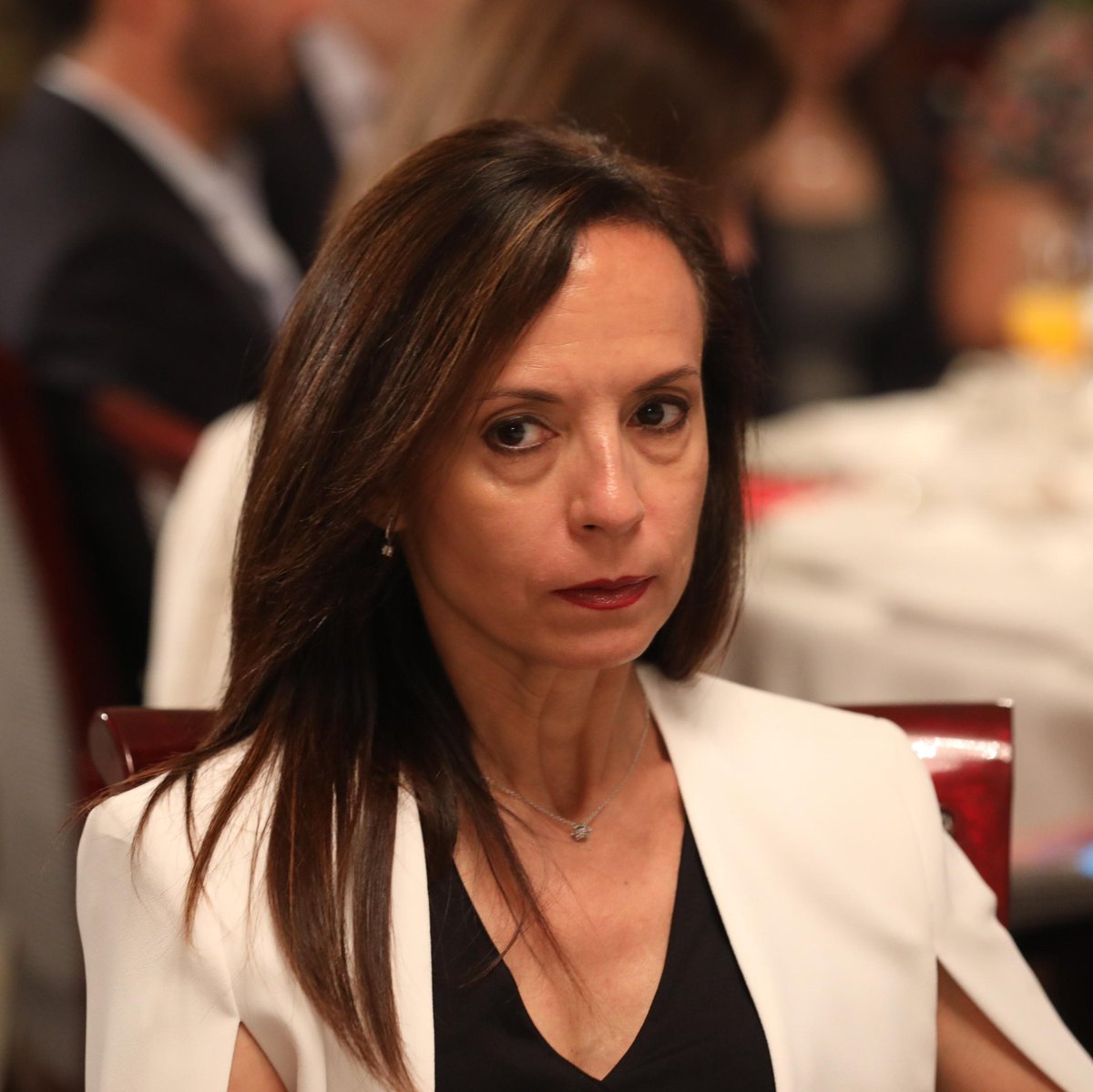 CapitanBitcoin's tweet image. Beatriz Corredor. Afiliada al PSOE desde 2003. Ex Ministra de Vivienda con ZP. Le recomendó a los españoles comprarse casa en 2008, justo antes de la crisis, «porque era el mejor momento». Ahora es Presidenta de Red Eléctrica. Cobra 45.500€ al MES. Sí, al mes. Justicia Social.