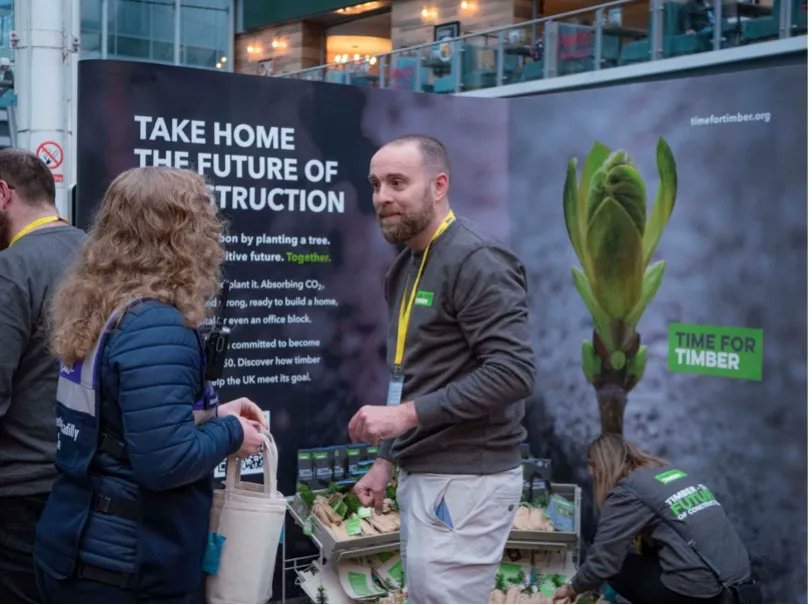 To promote the use of timber in construction to help achieve the UK's net zero goals, #TimeforTimber gave away trees at Manchester Piccadilly in their latest campaign.
For more information on Time for Timber visit: buff.ly/3fciRZn
