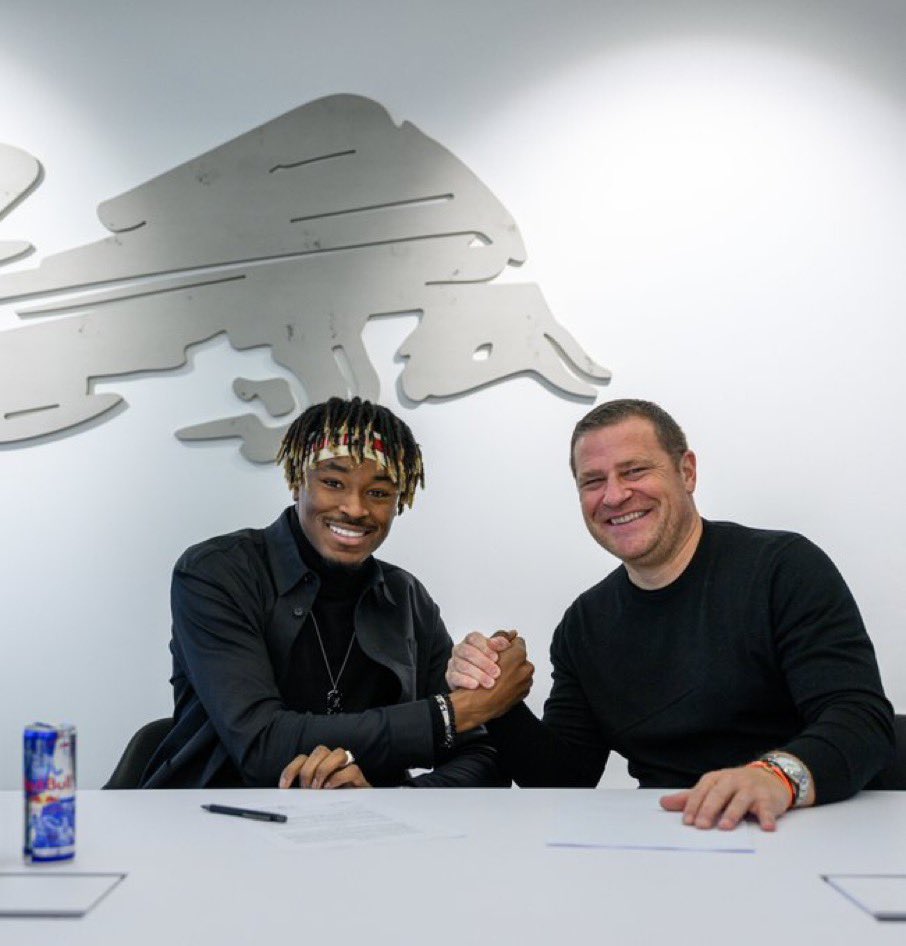 Mohamed Simakan signs new contract with RB Leipzig, valid until June 2027. Deal completed today. 🚨⚪️🔴🇫🇷 #RBLeipzig Simakan’s in the list of many important clubs around Europe but accepted to extend the contract.