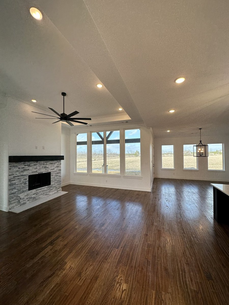 benwegmann's tweet photo. Brand new living on 2 acres for $639,000 😮‍💨 https://t.co/7BVkGxGZfM