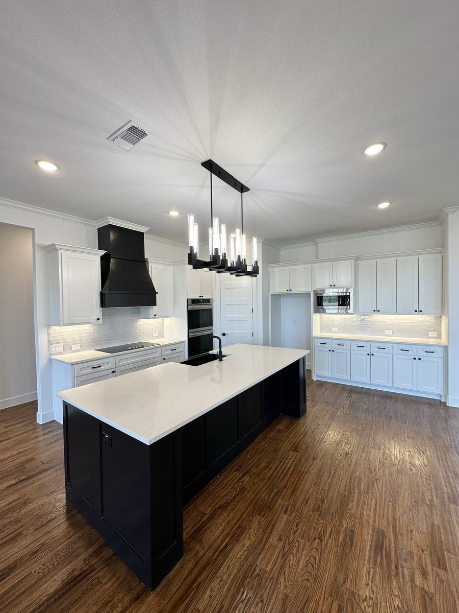 benwegmann's tweet photo. Brand new living on 2 acres for $639,000 😮‍💨 https://t.co/7BVkGxGZfM