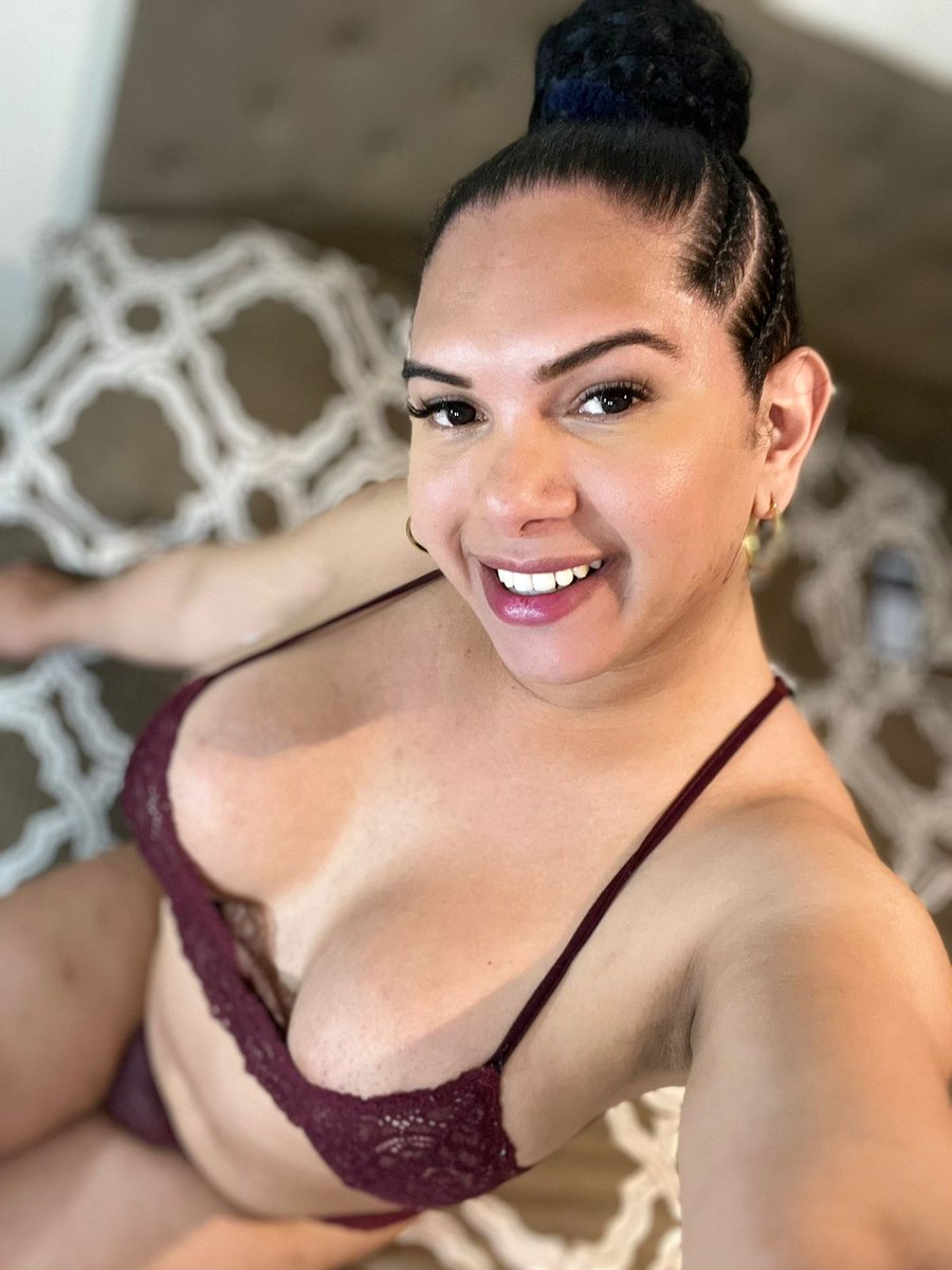 Flowerts4's tweet photo. Santiago centro  disponible ... reales interesados 🤑🤑🤑🤑 https://t.co/hXEy1HNUco