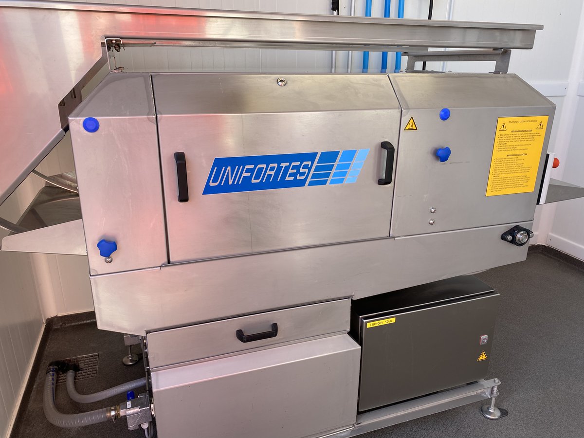 SlagersV's tweet image. 'MET DIT INSTAPMODEL KRATTENWASSER VOLDOEN WE AAN EEN GROTE BEHOEFTE'

"Wij kregen heel vaak de vraag: ‘Maken jullie ook machines waarmee we honderd tot 200 kratten per uur kunnen reinigen?’ Daarop zijn we aan de slag gegaan."

slagersvak.biz/nl/nieuws/28-1…