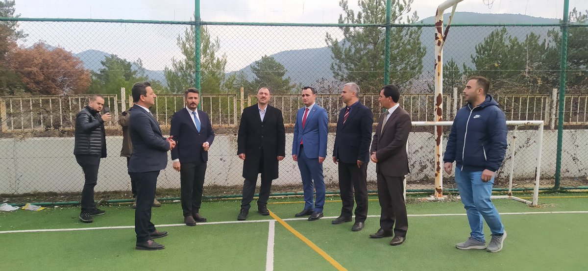 TarakliKaymakam's tweet photo. Sn. Valimiz, halihazırda tadilat gören Hacı Atıf Hanı Öğretmenevi ve Taraklı Çok Programlı Anadolu Lisesinde incelemelerde bulundu. Akabinde İlçe Belediyemizi ziyaret edip ilçemizden ayrıldı. @haciismailogluh @SakaryaValiligi https://t.co/HrBv3nuhG1