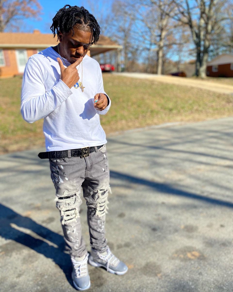 Rellooooo_'s tweet photo. I can get in my bag but I be chillin🤷🏾‍♂️ https://t.co/ejV8Bjyie7