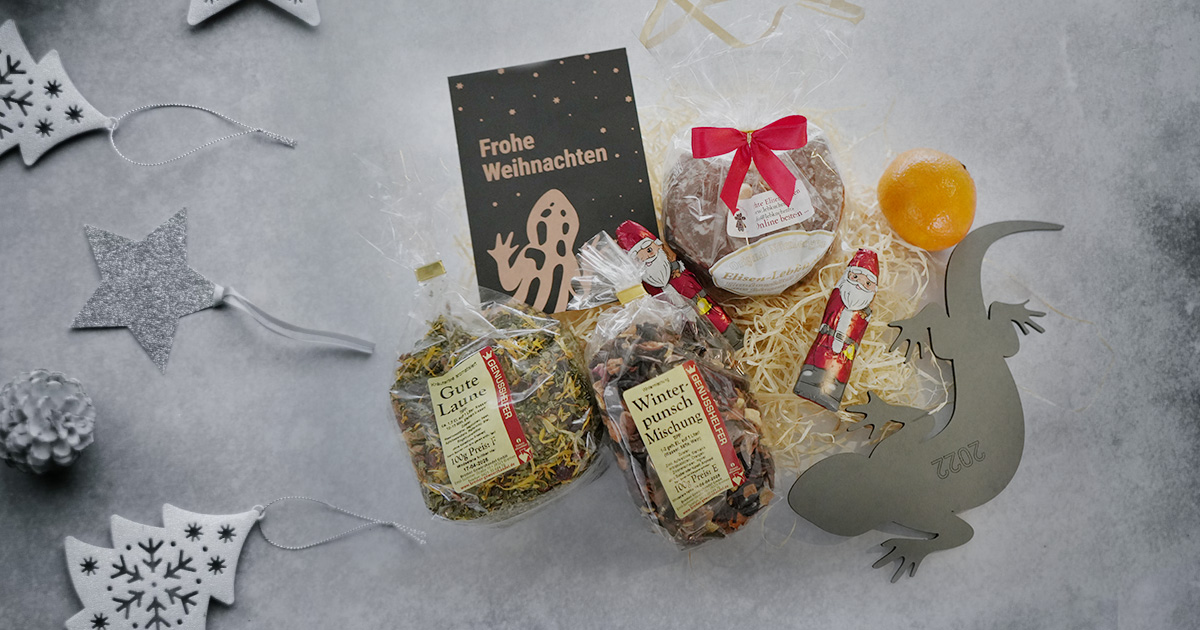 Salamander_SWDS's tweet photo. Ho Ho Ho - Happy Santa Claus!
Santa Claus Day is the time for us to say #ThankYou. Our management was therefore personally on the road at our headquaters in Türkheim and distributed surprise packages to the employees as a small thank you.#santaclaus #salamanderwindows #nicholas https://t.co/mdT2pjMPnI