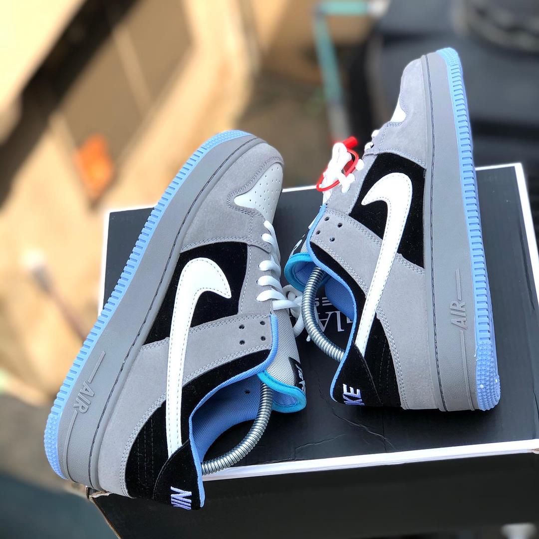 Sneakers_Boss's tweet photo. SNEAKERS (UNISEX)
SIZE 39-46
PRICE 16000
FULLY BOXED

DELIVER NATIONWIDE 🛍️
SEND A DM OR CALL 08050827216. https://t.co/paa59nmzke