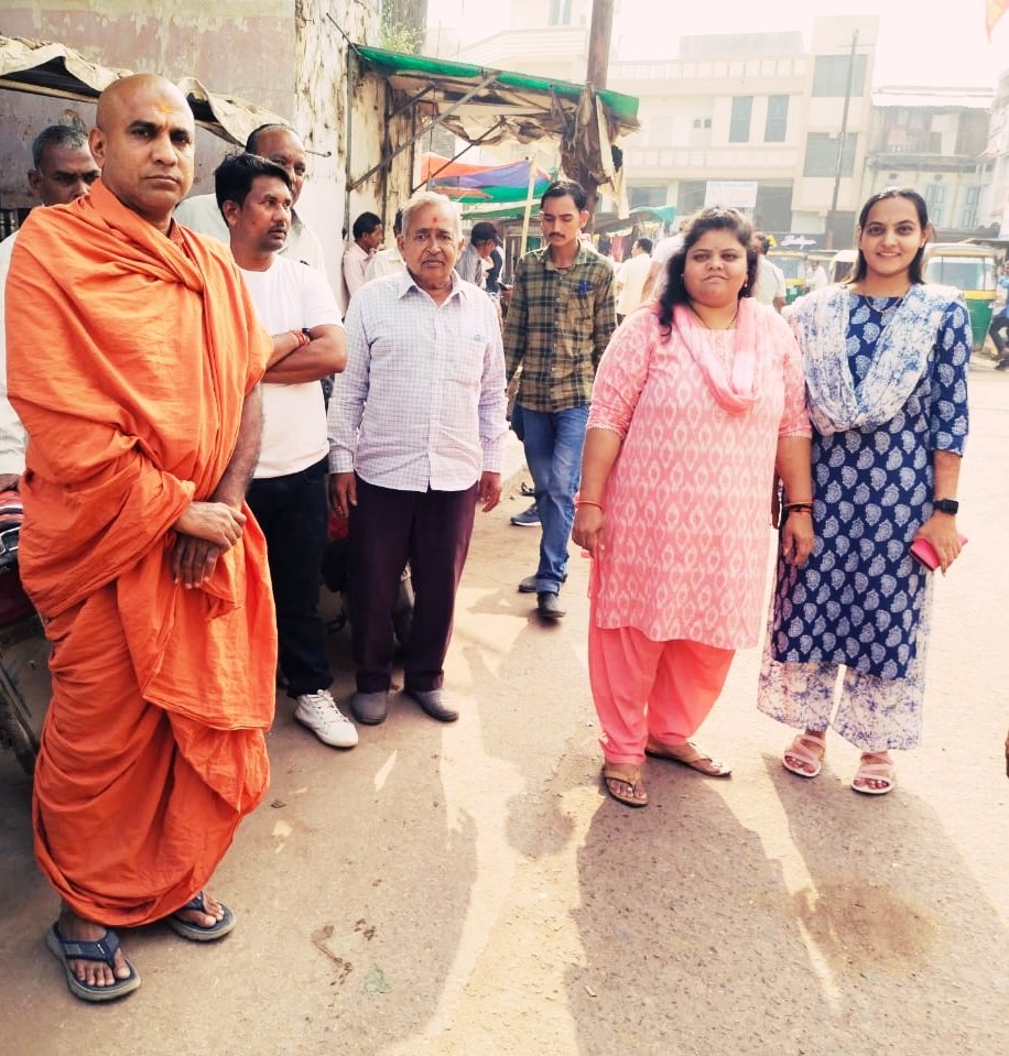 NehaAnilPatel3's tweet photo. *-:  ડૉ.બાબાસાહેબ આંબેડકરજી* *પુણ્યતિથી દિવસ* *પુષ્પાંજલિ  કાર્યક્રમ  :-@Bhavesh75938750
@Deepikasardava
@CRPaatil @narendramodi_in @Bhupendrapbjp @pradipsinhbjp @MarutisinhAtod3
@JPNadda 🪷🪷🪷🌷🌷🌷💐💐💐 https://t.co/ph3n2p2rAR