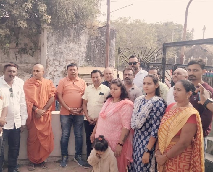 NehaAnilPatel3's tweet photo. *-:  ડૉ.બાબાસાહેબ આંબેડકરજી* *પુણ્યતિથી દિવસ* *પુષ્પાંજલિ  કાર્યક્રમ  :-@Bhavesh75938750
@Deepikasardava
@CRPaatil @narendramodi_in @Bhupendrapbjp @pradipsinhbjp @MarutisinhAtod3
@JPNadda 🪷🪷🪷🌷🌷🌷💐💐💐 https://t.co/ph3n2p2rAR
