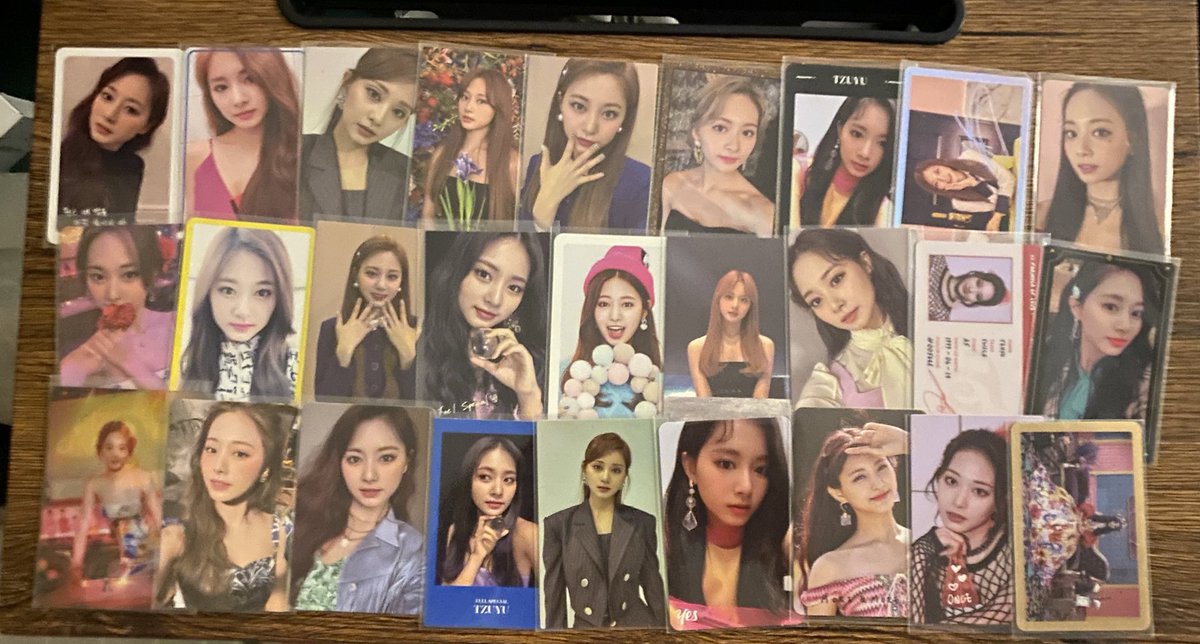 JinXSull's tweet photo. Update:

WTS LFB TWICE 

1st - 2nd pic Tingi
120 each normal pc
100 non-normal pc (gold card, holo, id, and etc.)

Discounts will be given if taking many

3rd Pic Tingi (dm me for price)
Ratio are:
1:1/2/3/4
(Ratios are flexible if taking more) https://t.co/KbpNcfs5Se
