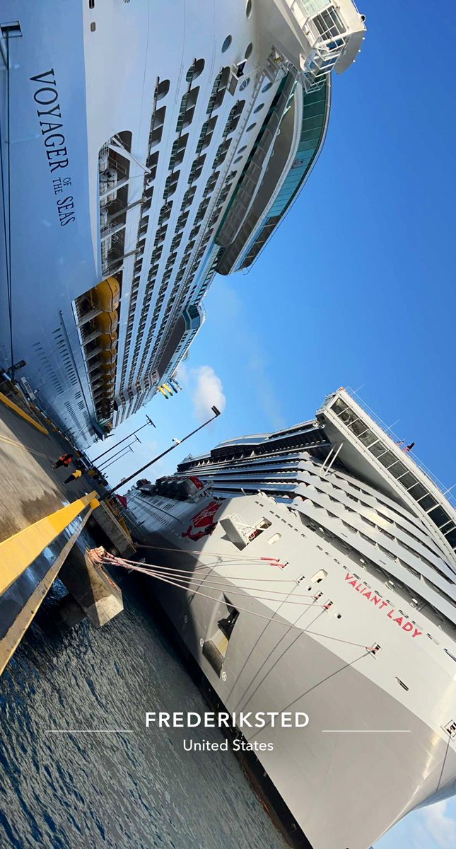 Blacka340's tweet photo. I lowkey like my job 🛳️🇻🇮🏝️☀️ #VINICE https://t.co/EcYQuoij0u