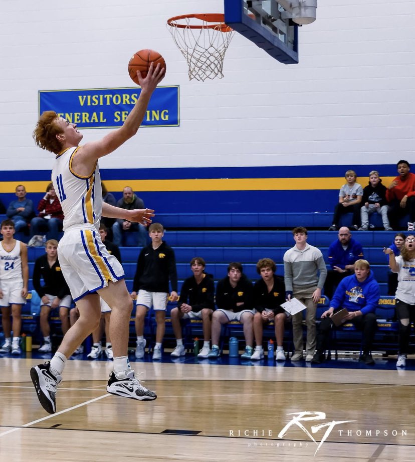🏀HUMBOLDT DOWNS SPIRIT LAKE 83-77🏀
Wildcats fended off a late surge by the Indians to win their season opener. Will Orness led the team w/ a career high 33 pts. Thurm had 18 &amp; Carlson had 17. #RollCats #HumboldtBasketball #iahsbkb
📸: Courtesy of Rick Thompson