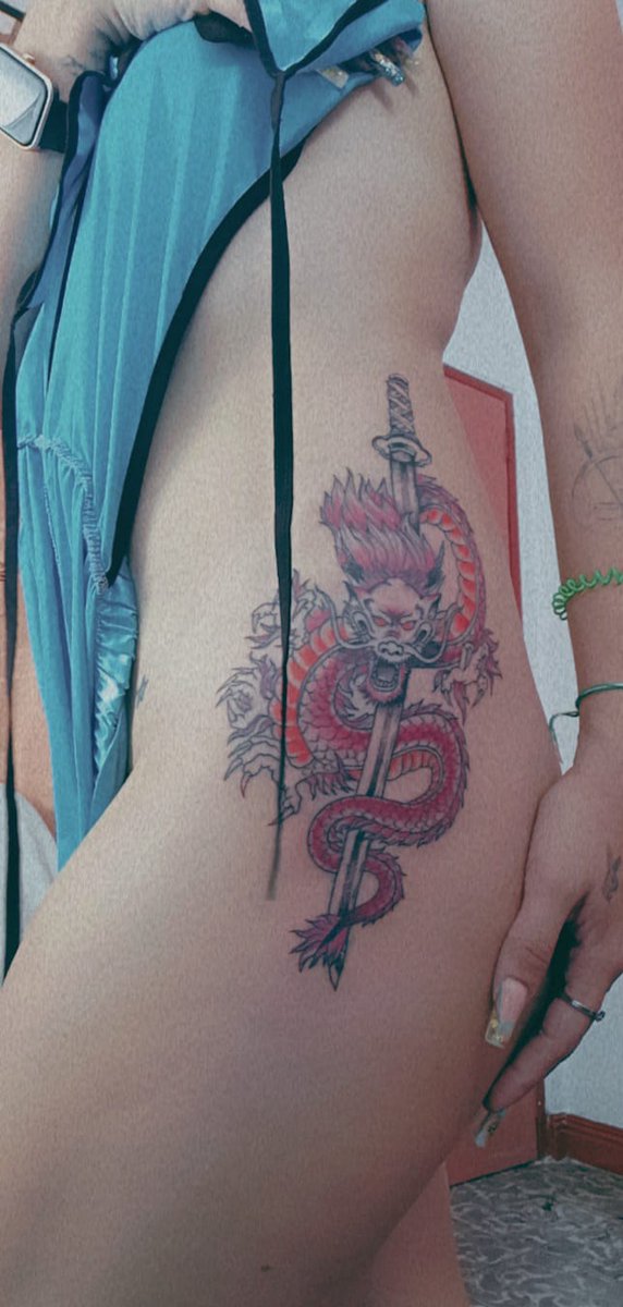 Aliice_Muller's tweet photo. #newtatto #tattooart  mira mi nuevo tatuaje, quieres ayudarme a correrme para refrescar mi dragon? 
soy ttps://es.amateur.tv/aliicemuller
@amateur_tv @AmateurNow te espero! https://t.co/tnGE1kvE84