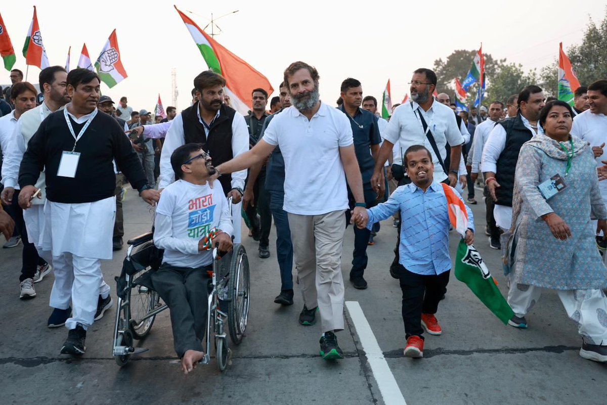 दिव्यांगो के प्रति संवेदनशील है <a href="/RahulGandhi/">Rahul Gandhi</a> जी।
#भारत_जोड़ो_संग_म्हारो_राजस्थान
#विशेष_शिक्षक_राजस्थान
#विशेष_शिक्षकों_के_पद_10000_रीट_2022
<a href="/ashokgehlot51/">Ashok Gehlot</a> <a href="/GovindDotasra/">Govind Singh Dotasra</a> <a href="/DrBDKallaINC/">Dr. Bulaki Das Kalla</a>