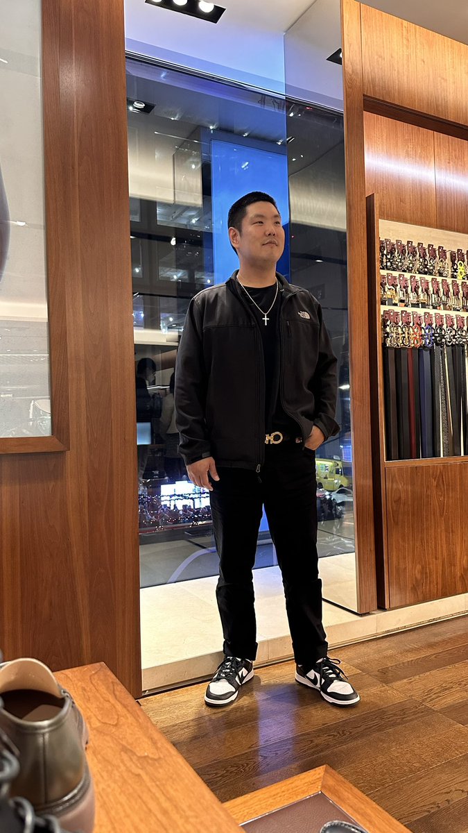 ThumblessCovert's tweet image. Went to New York for the first time to celebrate my best friends engagement. NY definitely did not disappoint. Can’t wait to go back