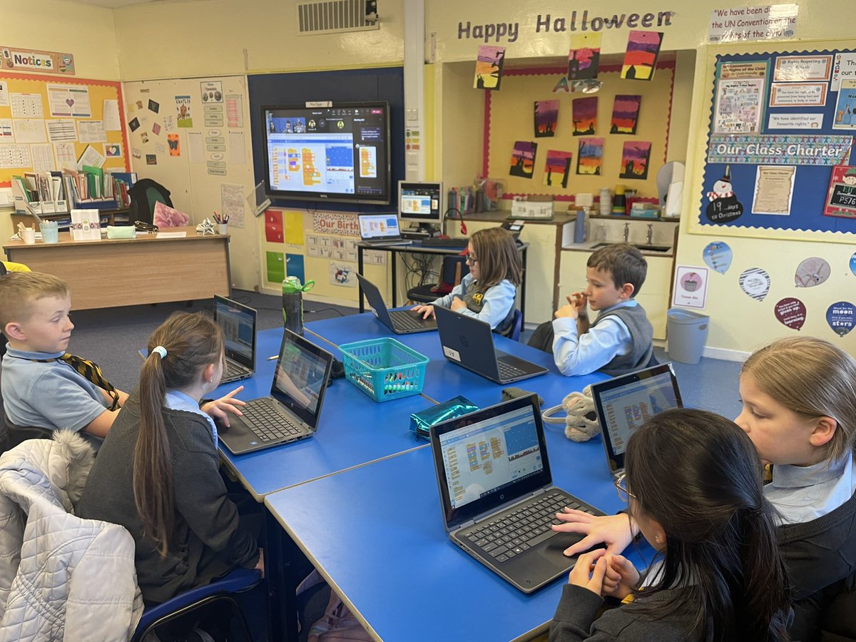 StMarysSeafar's tweet photo. P5/6 are loving taking part in the Rooftop Elf Run as part of Digi Week 🎅🏼💻 @NLDigitalSchool #NLCodeAlongs https://t.co/tMTJ1MrQVD