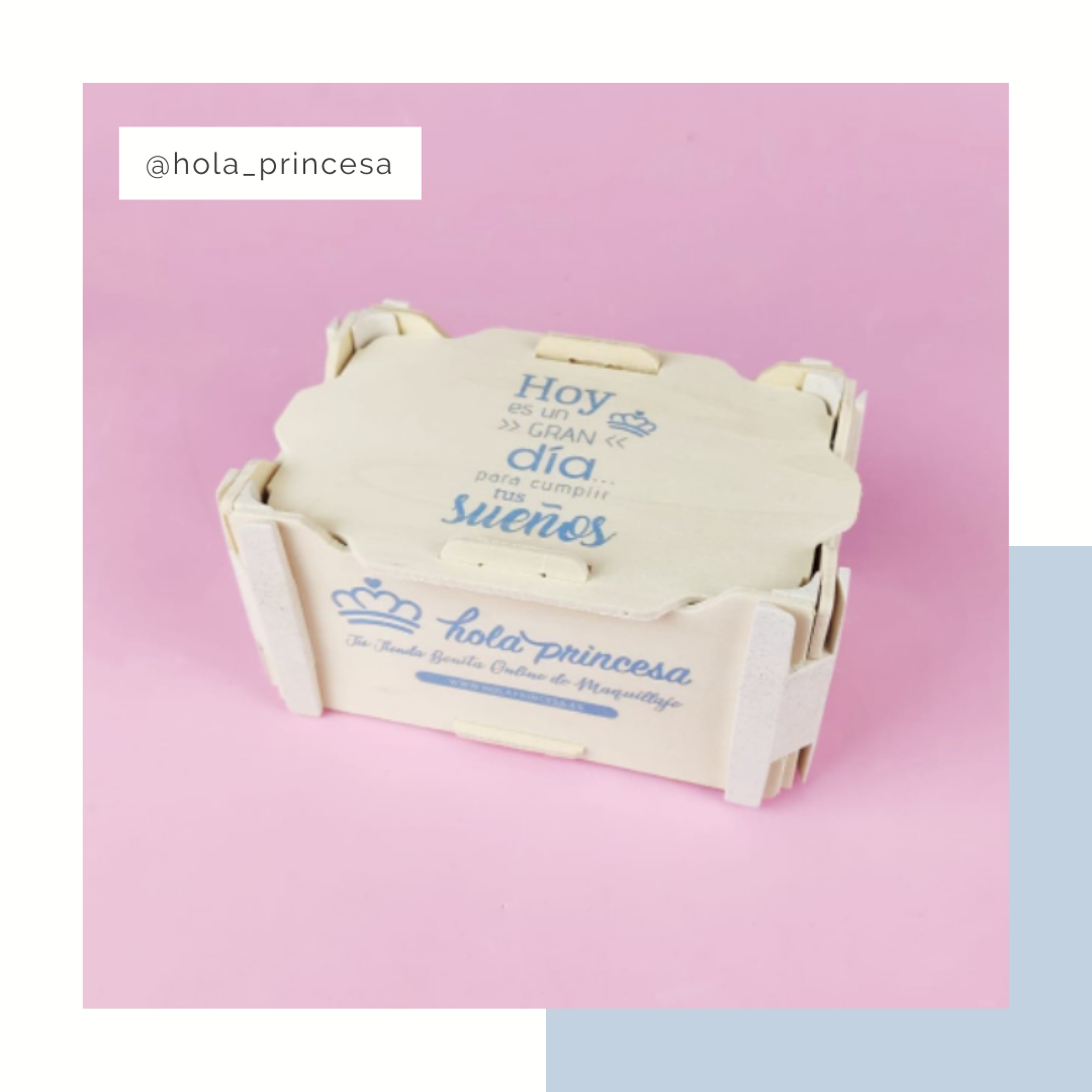 sinclabox's tweet photo. ¡Qué bonita caja y qué bonito mensaje! 🥰 Fabricamos esta caja hace mucho para @hola_princesa y hoy nos ha parecido un día genial para ponerla por aquí! Justo se acaba un año y comienza otro cargado seguro de muchos propósitos y ganas, así que como dice la cajita.. Hoy https://t.co/Yq6tqjXiH5