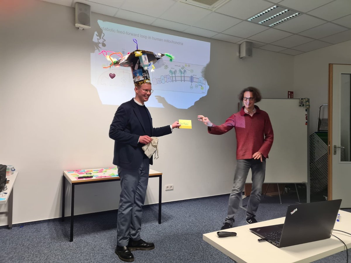 SynPepBio (@synpepbio) on Twitter photo 🎉Congratulations🎉 to our PhD student @FabianSchildha1 from the <a href="/RappsilberLab/">Rappsilber laboratory</a> who successfully defended his PhD last week!👨🏼🎓🥂 We wish you all the best for your future! See you around, Dr. Schildhauer! 🎉Congratulations🎉 to our PhD student @FabianSchildha1 from the <a href="/RappsilberLab/">Rappsilber laboratory</a> who successfully defended his PhD last week!👨🏼🎓🥂 We wish you all the best for your future! See you around, Dr. Schildhauer!