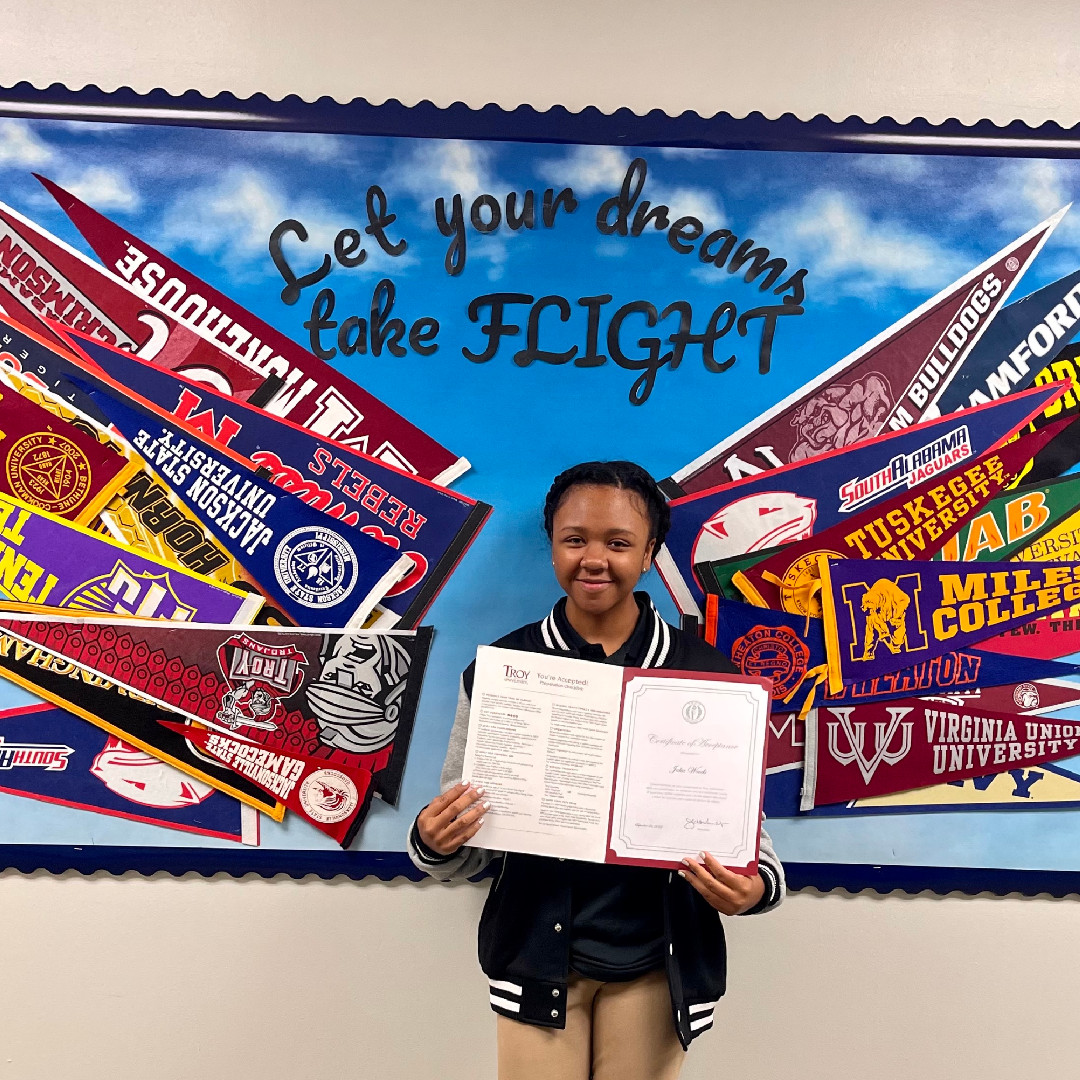 RestorationAcad's tweet photo. More and more college acceptance letters are coming in! Jalia's got some incredible options to choose from including Auburn University and Troy University. We can't wait to see her dreams take flight. https://t.co/ljUVehbT97