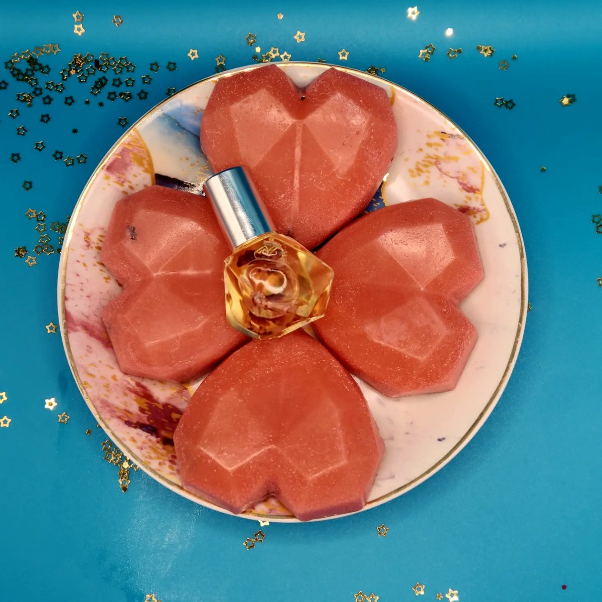 My beauty brand, Sweet Menagerie is launching this Friday! And I'm doing a giveaway. Like, comment, and share to enter for a chance to win my Peach White Tea perfume and a fruity lip gloss. #BlackOwnedBusiness
#giveaway #beauty.