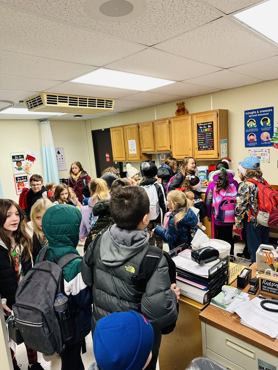 cbarberaRN's tweet photo. Every morning QUEST students come to the health office to see what mischief Jingle has gotten into! Who doesn’t love Taco Tuesday??? 🌮 🌮 🌮  @QuestElementary  @HiltonCSD https://t.co/2B17gkApjs