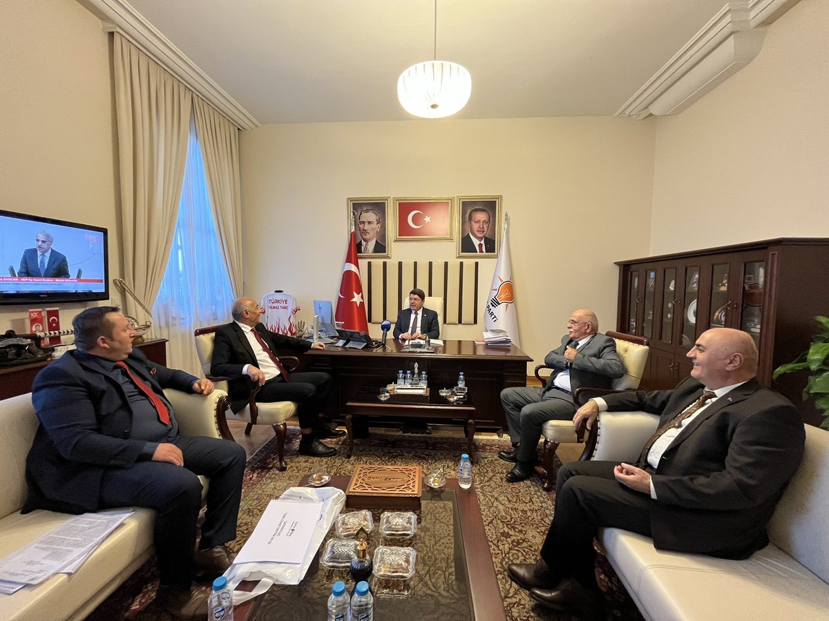 Batı Karadeniz Radyo ve Televizyonu (BRTV) Yön. Kur. Bşk. Mehmet Çetinkaya, Bşk. Yrd. Osman Çetinkaya ve Genel Müdür Zafer Acar’a ziyaretleri için teşekkür ediyorum.