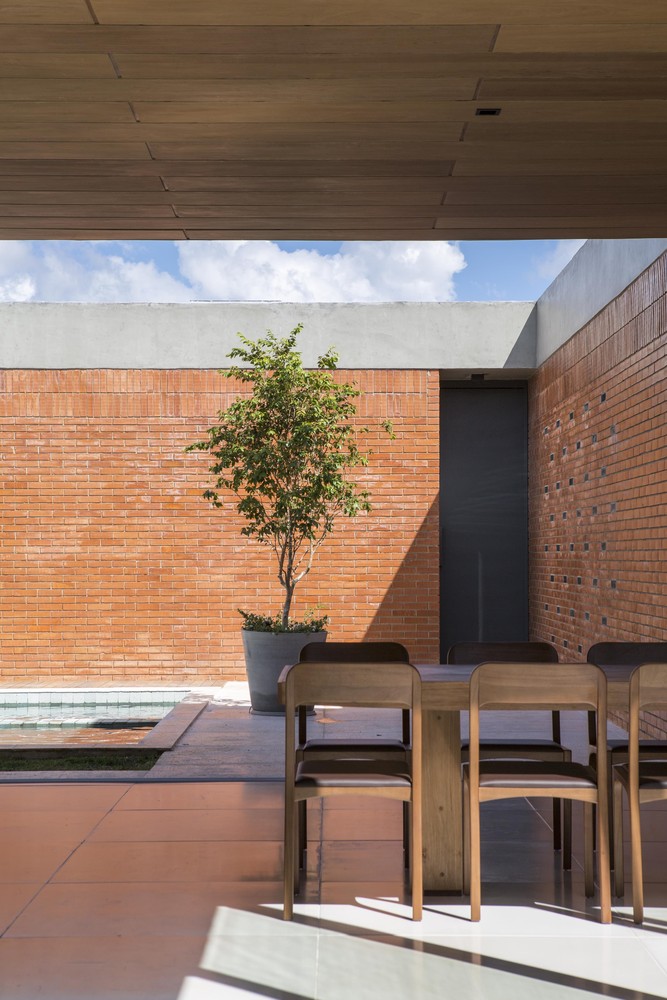 retokommerling's tweet photo. #ComoEnCasaEnNingunSitio _
Casa Malva diseñada por Bloco Arquitetos
Fotografías :Joana França
#Arquitectura #Architecture https://t.co/2WZWUETQiH