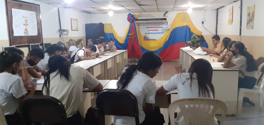 BrachoYosmary's tweet photo. Cbit Francisco de Miranda 1: 2do Momento del Congreso Pedagógico Institucional, Mesas de Trabajo Estudiantes y Docentes del L.B Francisco de Miranda, Calabozo Estado Guárico 🇻🇪📝📚@MPPEDUCACION @Fundabit_ @ZonaEducGuarico @JilbertoRivero2 @Municipio2 @fundabitguaric2 @NaslyNd https://t.co/e4RAq1ysik