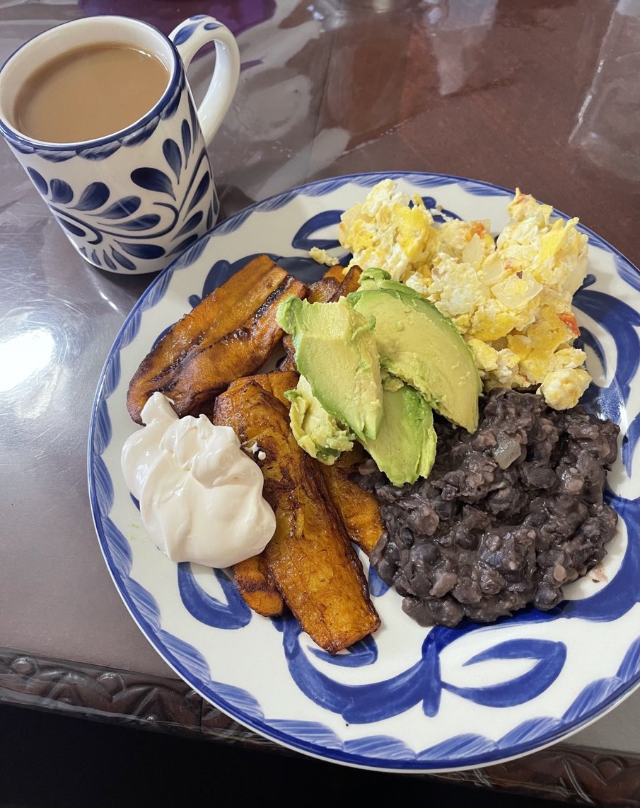 SalvadoranPride's tweet photo. The Breakfast of Champions. 🇸🇻 https://t.co/5aggEr6PKk