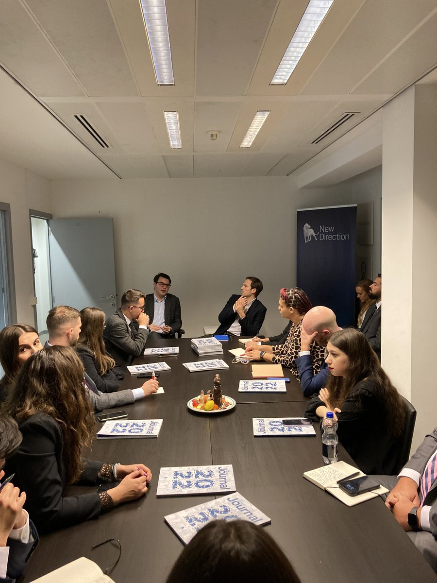 WeAreEDYN's tweet photo. #PoliticalTwinningTrip 
@ACYPL #acyplEurope &amp; #EDYN learning more about @europeanreform from the Director of New Direction @wdechevilly and @RGTyler 
Thank you for having us 🙌🏻 https://t.co/6TTGbK7RwY