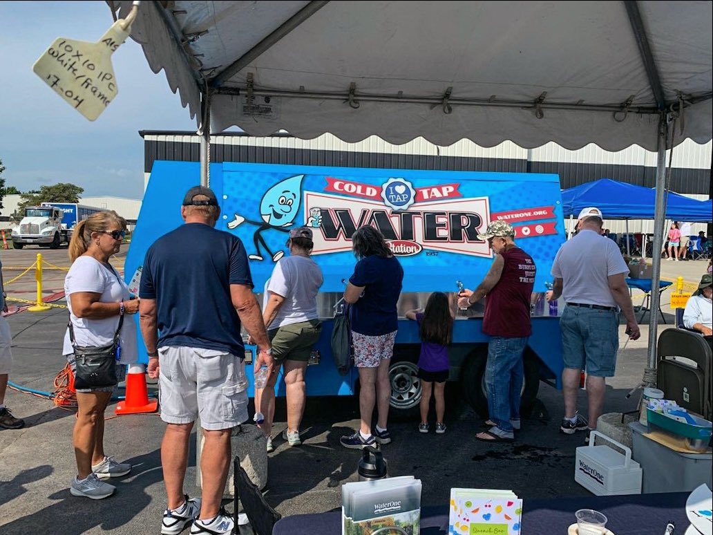 quenchbuggy's tweet photo. WaterOne’s Quench Buggy hydrating lots of guests at the Garmin, KC Airshow ✈️ 🚰 

📸 • @MyWaterOne 

#quenchbuggy #waterone #ourwaterone https://t.co/HcdQHzs3jG