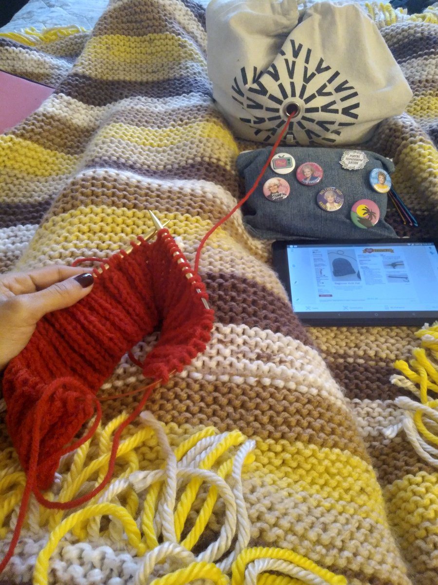 Fromahappyplac3's tweet photo. Happy Tuesday! Coming from the desk of Joi

Getting some knitting done before my afternoon is disturbed. 

Have a Terrific Tuesday y'all ❤️ 

#hatseason 
#ribbedstitch 
#makerlife 
#handmade 
#knittingaddict 
#knitting
#yarnlover https://t.co/1pXBa1tu6Z