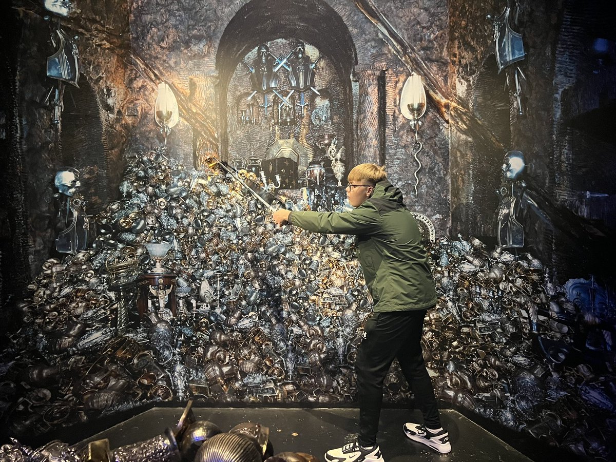 More smiles from Harry Potter studios!