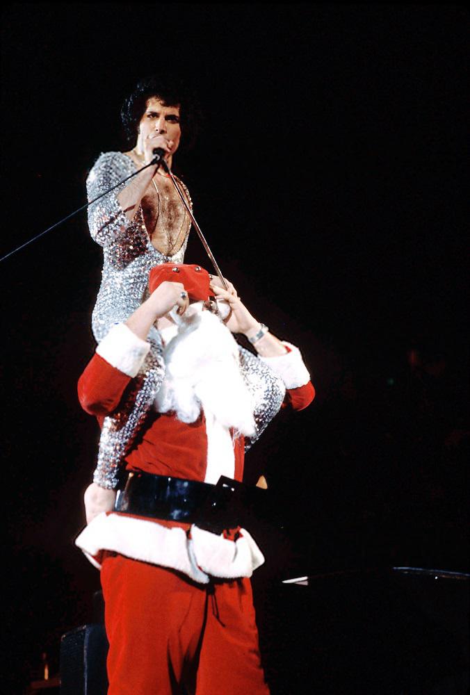 #HAPPYSANTA : Happy Santa Claus Day 2C22, around the World 🌍 🎅🏼❄️🛷

#SantaClausDay🎅🏼

©️ Queen Productions Ltd