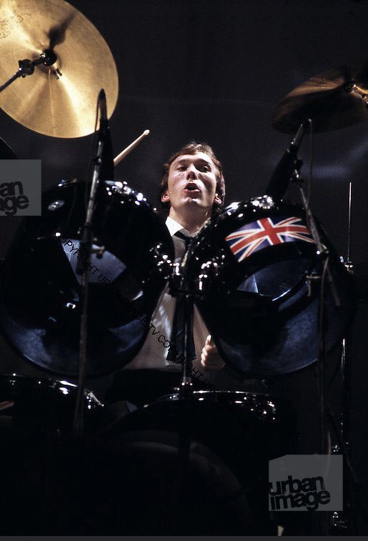 Happy 67th Birthday to Rick Buckler, a great (underrated) drummer and a very good writer!    