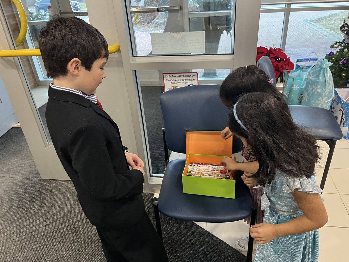 St. Anne School (@stanneocsb) on Twitter photo Busy start to our day already Principal James is listening, supporting and helping our Lions. Well done! 🦁🙌<a href="/MrsVoisinOCSB/">Mrs. Voisin</a> <a href="/routliffe28/">Paulette Routliffe</a> Busy start to our day already Principal James is listening, supporting and helping our Lions. Well done! 🦁🙌<a href="/MrsVoisinOCSB/">Mrs. Voisin</a> <a href="/routliffe28/">Paulette Routliffe</a>