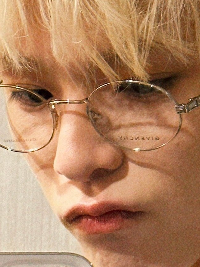 얼빡 크롭이 젤 재밌는 얼굴