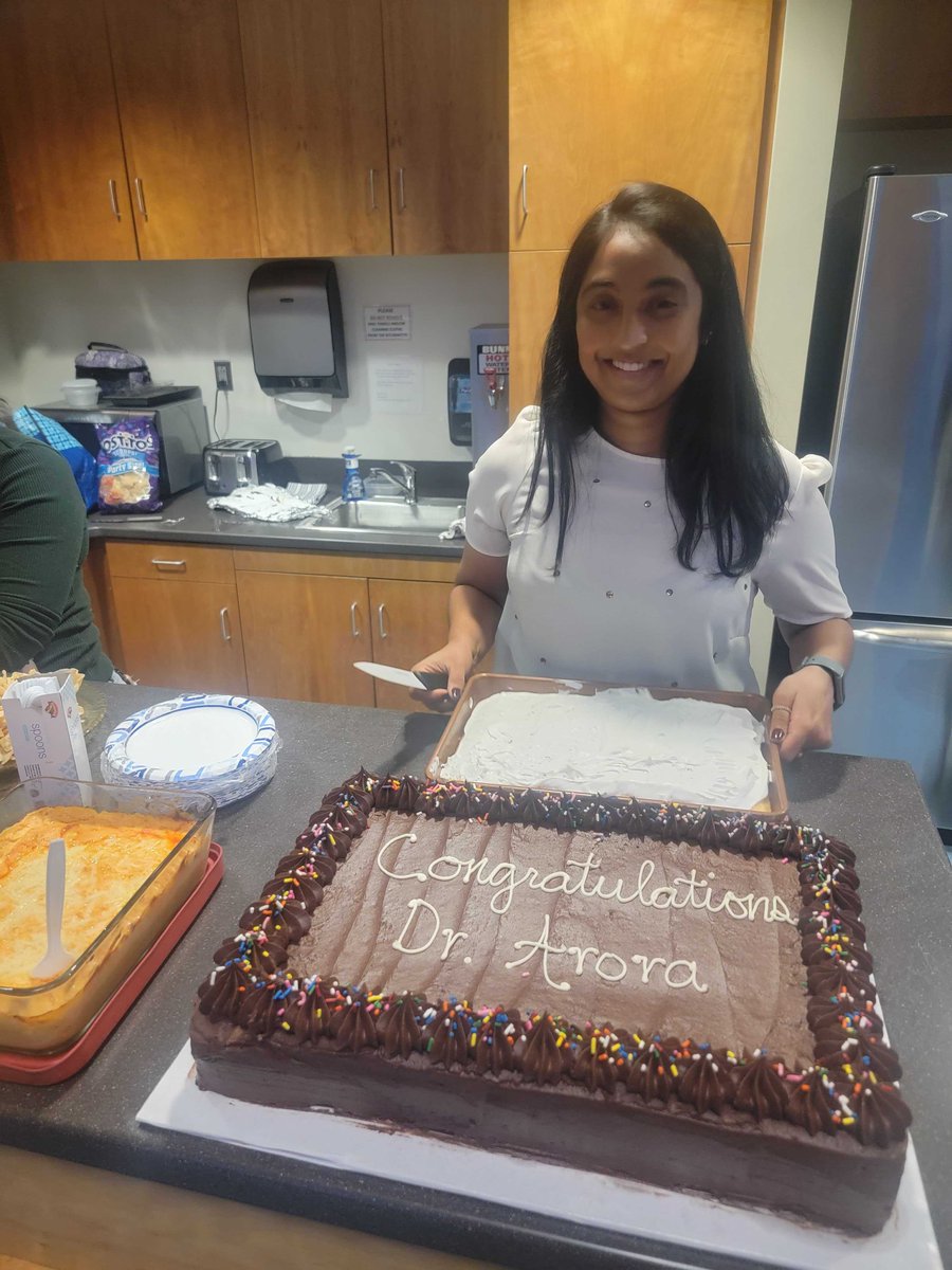 Yesterday our very first graduate student successfully defended her thesis. Congratulations Dr. Arora 🥂🎓(@UmaArora16) you have been a great scientist, mentor and friend to everybody in the lab. Your positive attitude and light will be missed.