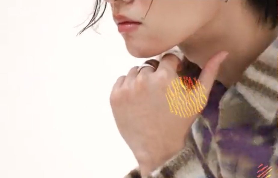 sususiaoo's tweet photo. I knew the teaser video from pet hipster was familiar. It was Boss's solo schedule day 🔥
#Bosschaikamon #ShawtyBoss https://t.co/ZyzdcpDJ9s