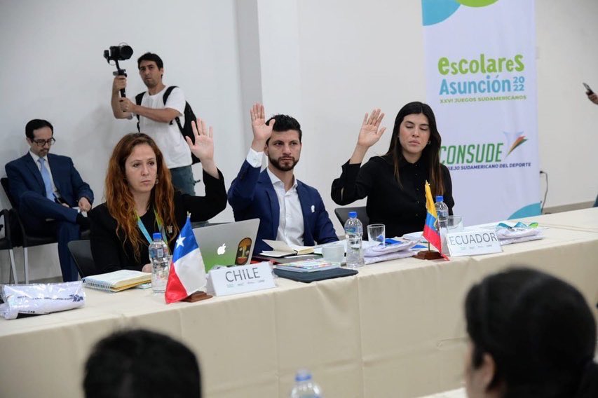 escolaresASU's tweet photo. La Asamblea del #CONSUDE elegió a las nuevas autoridades para el Periodo 2022-2024
Presidencia: #Chile🇨🇱 @MindepChile @AleBenado
Vice Presidencia 1ra: #Ecuador🇪🇨 @SebasPalaciosSP
Vice Presidencia 2da: #Venezuela🇻🇪 @MervinMaldonad0
#ElDeporteNosUne🤝🏻 https://t.co/ixTQL9A29u