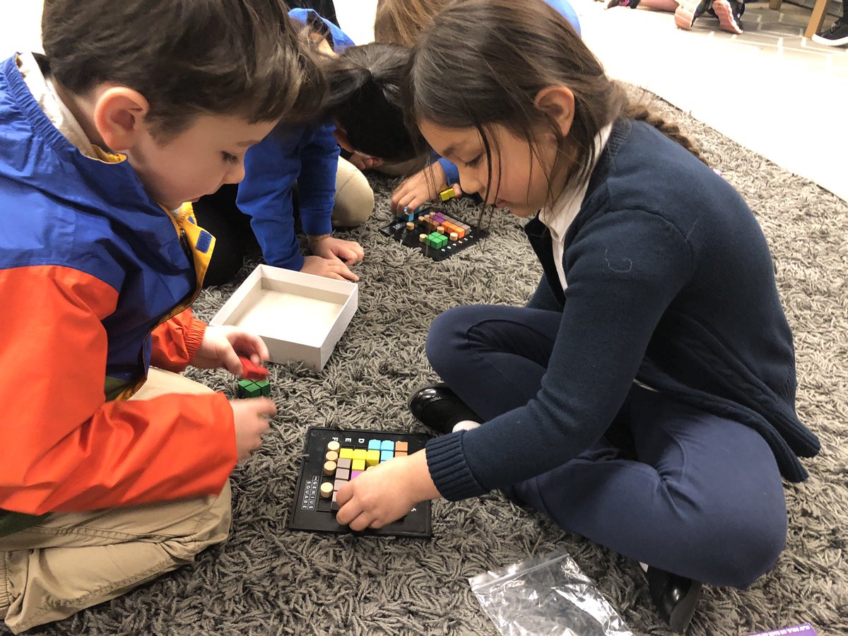 Katie_Wolff_'s tweet photo. League Of Logic (before school club) met today and these students were #ProductiveCollaborators #EmergingInnovators @JCPSBackpack
#CESLeadTheCharge 🐴💙 https://t.co/mHbE0LYQmA