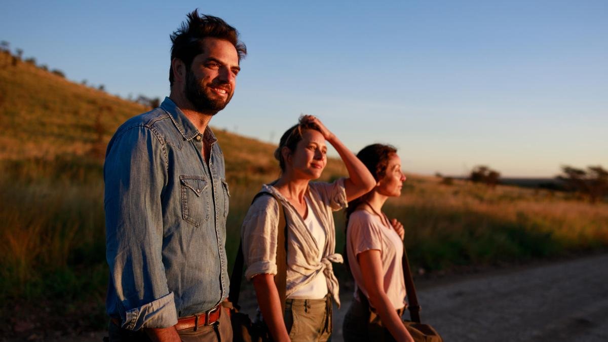 #InstinctAnimal, la nouvelle émission présentée par <a href="/TheDiegoBunuel/">Diego L. Buñuel</a> arrive mardi 27 décembre à 21h10 sur @France2tv 

<a href="/CrosmaryPerrine/">Perrine Crosmary</a> et Diego Buñuel emmène <a href="/juliedebona/">julie de bona</a> au cœur du Serengeti en Tanzanie