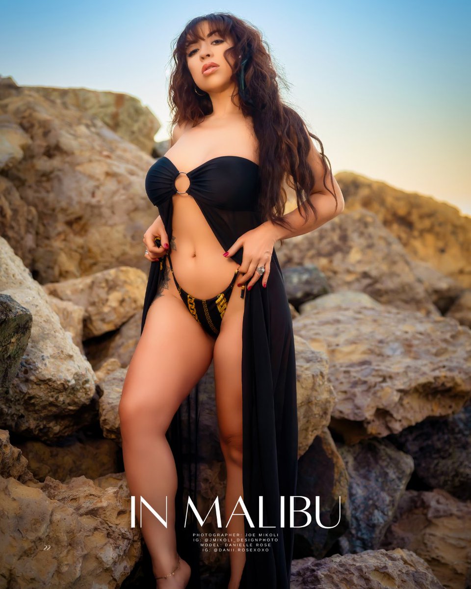SummersMagazine's tweet photo. In Malibu

Summers Magazine Issue 101 Ft Stefany Falla Giraldo OUT NOW!

Photographer: Joe Mikoli
IG: @jmikoli_designphoto
Model: Danielle Rose
IG: @danii.rosexoxo

More Inside!!

#SummersMagazine #Summers #VCSMediaPR #Magazine #Publication #Photography #Fashion
#SwimSuit #Swim https://t.co/GV8QGyqWzy